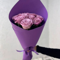 11 фиолетовых роз