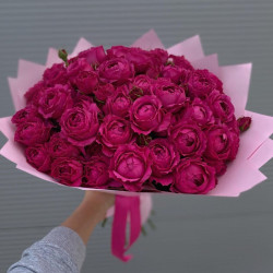 19 розовых кустовых пионовидных роз "Мисти Баблс"