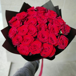27 красных роз